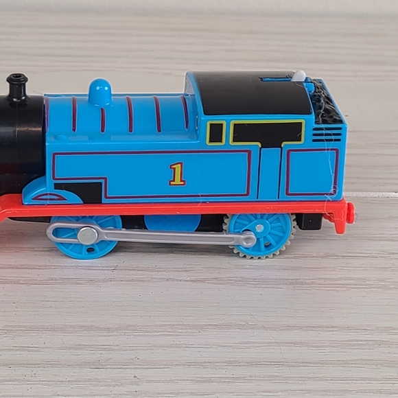 Thomas the Train 2013 Gullane Mattel Thomas The Tank - Picture 4 of 7